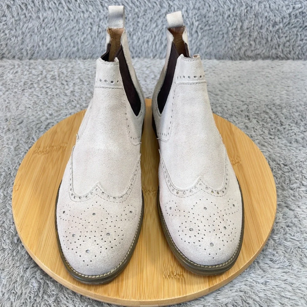 Vintage Foundry Co‎ Mens Suede Brogue Chelsea Boots Light Gray Wingtip Size 8.5